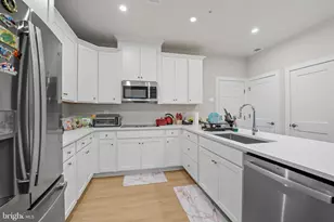 707 Thomas Ln, Manassas Park, VA 20111 - Photo 10