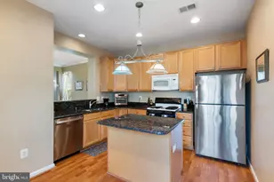 9405 Primrose Ln, Manassas Park, VA 20111 - Photo 8
