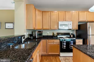 9405 Primrose Ln, Manassas Park, VA 20111 - Photo 12