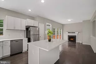 9335 Cougar Ct, Manassas Park, VA 20111 - Photo 12