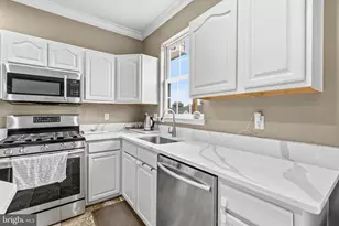 308 Kirby St, Manassas Park, VA 20111 - Photo 14