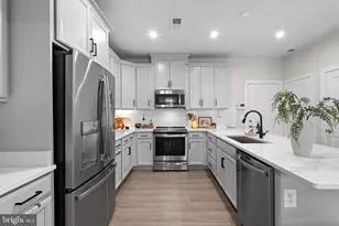 212 Park Central Ter, Manassas Park, VA 20111 - Photo 12