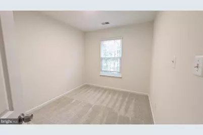 9233 Jessica Drive, Manassas Park, VA 20111 - Photo 6