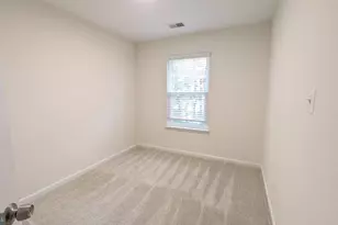 9233 Jessica Dr, Manassas Park, VA 20111 - Photo 6