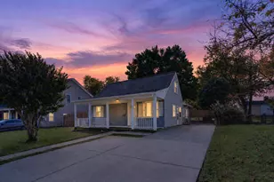 105 Sheldon St, Manassas Park, VA 20111 - Photo 2