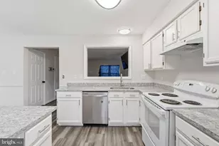 302 Moseby Ct, Manassas Park, VA 20111 - Photo 12
