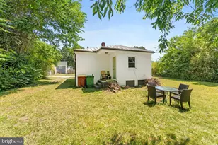 24 S Burch St, Petersburg, VA 23803 - Photo 32