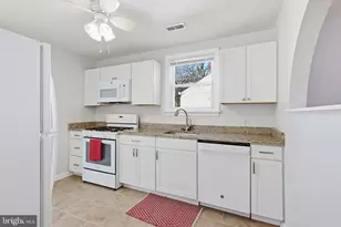 912 Forest View Dr, Richmond, VA 23225 - Photo 12