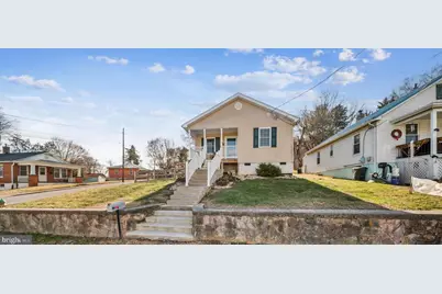 102 W Liberty Street, Staunton, VA 24401 - Photo 2