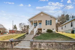 102 W Liberty St, Staunton, VA 24401 - Photo 2