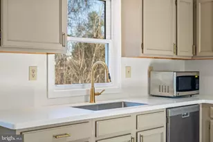 328 Monument Dr, Staunton, VA 24401 - Photo 18