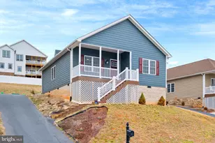 121 Beauregard Dr, Staunton, VA 24401 - Photo 2