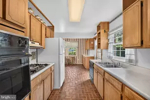 1395 Pleasant View St, Staunton, VA 24401 - Photo 14