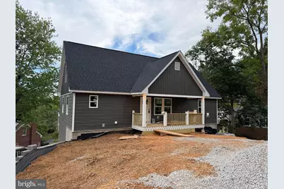 715 Hillcrest Drive, Staunton, VA 24401 - Photo 1