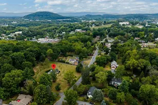 1431 Dogwood Rd, Staunton, VA 24401 - Photo 2