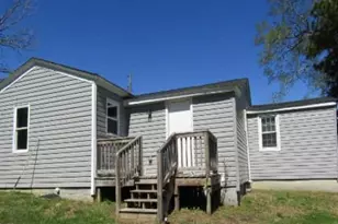 1003 Freeney Ave, Suffolk, VA 23434 - Photo 2