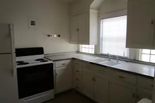 385 E King St, Strasburg, VA 22657 - Photo 6