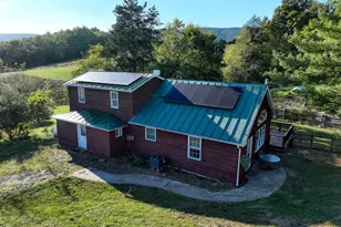 100 Wolfs Ln, Fort Valley, VA 22652 - Photo 2