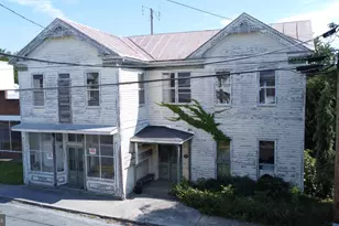 208 Piccadilly St, Edinburg, VA 22824 - Photo 2