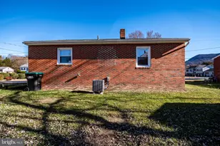 219 Virginia St, Strasburg, VA 22657 - Photo 24