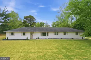 717 W Locust St, Woodstock, VA 22664 - Photo 1