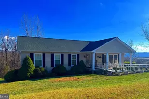 522 Manor Hill Dr, Toms Brook, VA 22660 - Photo 2