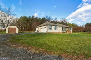 948 Battlefield Bluff Dr, New Market, VA 22844 - Photo 4