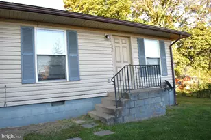 5986 Broad St, Mount Jackson, VA 22842 - Photo 2