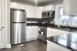 102 S Whissen St, Edinburg, VA 22824 - Photo 2