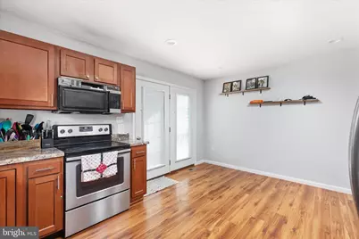 174 Charles N, Strasburg, VA 22657 - Photo 8