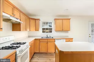 808 Pendleton Ln, Strasburg, VA 22657 - Photo 16