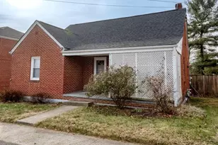 517 W King St, Strasburg, VA 22657 - Photo 2