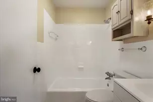 373 Walton St, Strasburg, VA 22657 - Photo 12