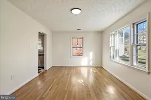 373 Walton St, Strasburg, VA 22657 - Photo 4