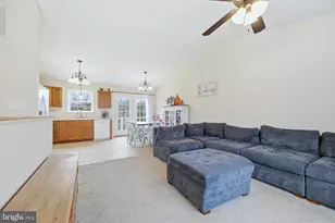 549 Stonewall St, Strasburg, VA 22657 - Photo 8