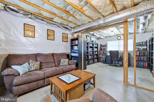 549 Stonewall St, Strasburg, VA 22657 - Photo 22