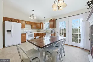 549 Stonewall St, Strasburg, VA 22657 - Photo 4