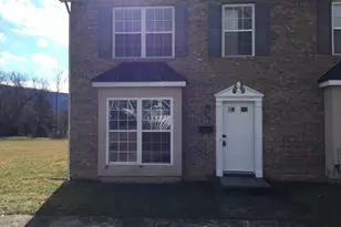 332 Zea St, Strasburg, VA 22657 - Photo 2