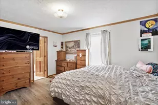 202 Brown St, Strasburg, VA 22657 - Photo 8