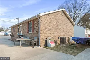 202 Brown St, Strasburg, VA 22657 - Photo 24