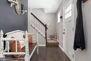 318 Newman St, Strasburg, VA 22657 - Photo 2