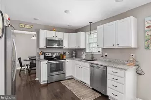 318 Newman St, Strasburg, VA 22657 - Photo 12