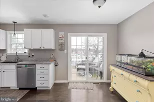 318 Newman St, Strasburg, VA 22657 - Photo 10