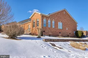 207 Donna Dr, Woodstock, VA 22664 - Photo 2