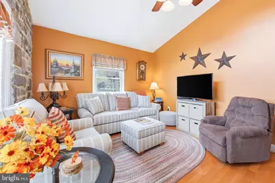 262 Hogan Drive, Basye, VA 22810 - Photo 4