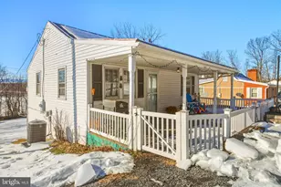 353 Turkey Knob Rd, Quicksburg, VA 22847 - Photo 2