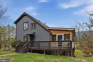 325 Fox Ridge Dr, Strasburg, VA 22657 - Photo 1