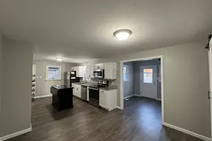 156 N Funk St, Strasburg, VA 22657 - Photo 8