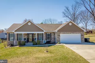 505 W North St, Woodstock, VA 22664 - Photo 1