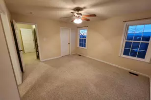 407 Stonewall St, Strasburg, VA 22657 - Photo 16